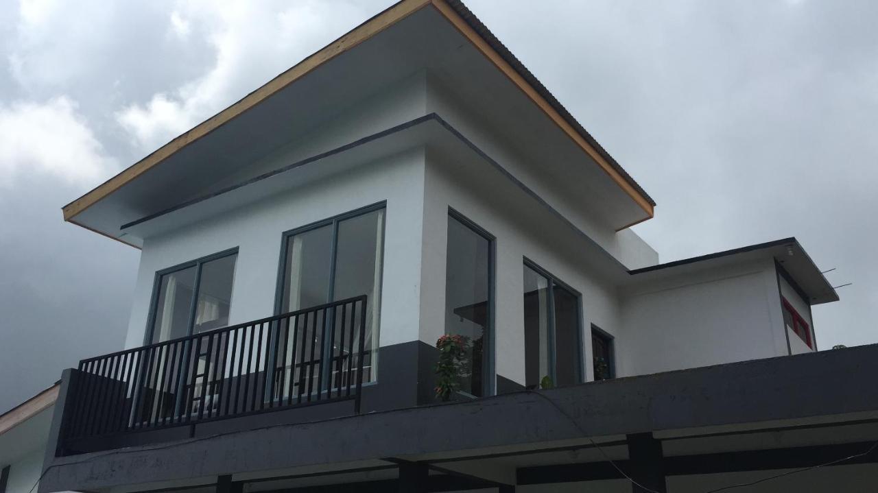 Bintang By Tobias Lodge Cafe & Restaurant Kelimutu Exterior foto